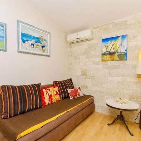 شقة Nives تروغير