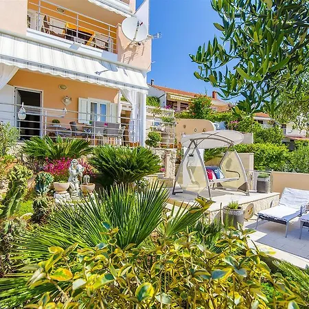 Apartment Nives Trogir