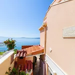 Nives Τρογκίρ