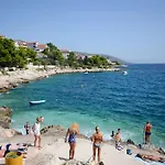 Nives 아파트